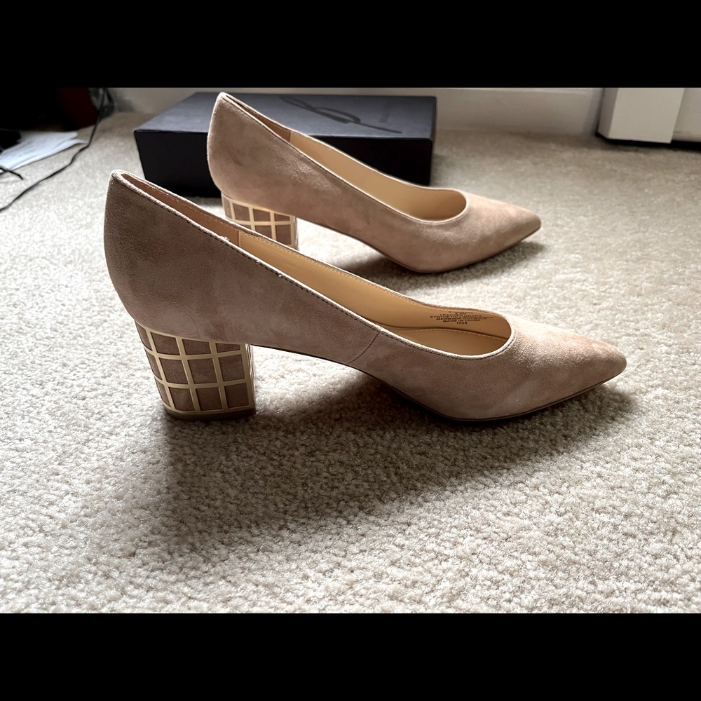 NIB Brian Atwood Karina Pumps, Size 9.5